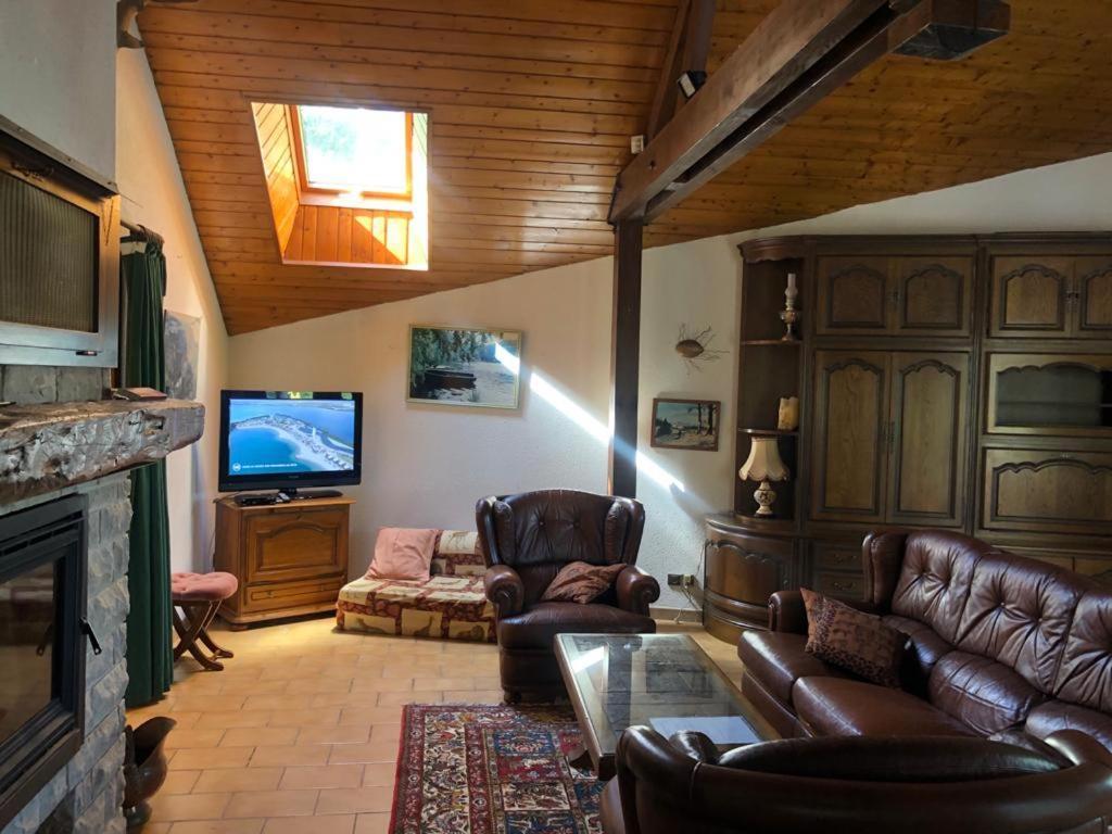 Maison/Gite Familial Dans Le Jura A 200M Du Lac Avec Piscine Privee Marigny  Exterior foto